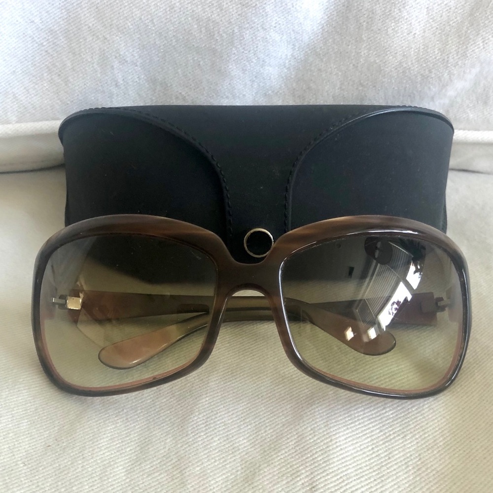 Oliver Peoples Tortoise Sunglasses with Black Case